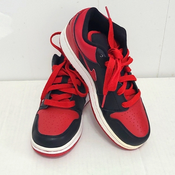 AIR Jordan 1 PHAT LOW " BRED" Red/ Black Size 3.5 Youth 338146- 061 Year 2008 - Picture 4 of 12